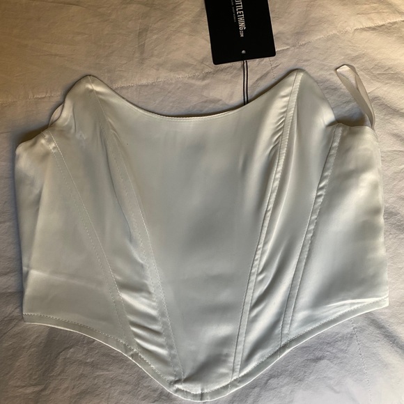 PrettyLittleThing White Top - Picture 2 of 3